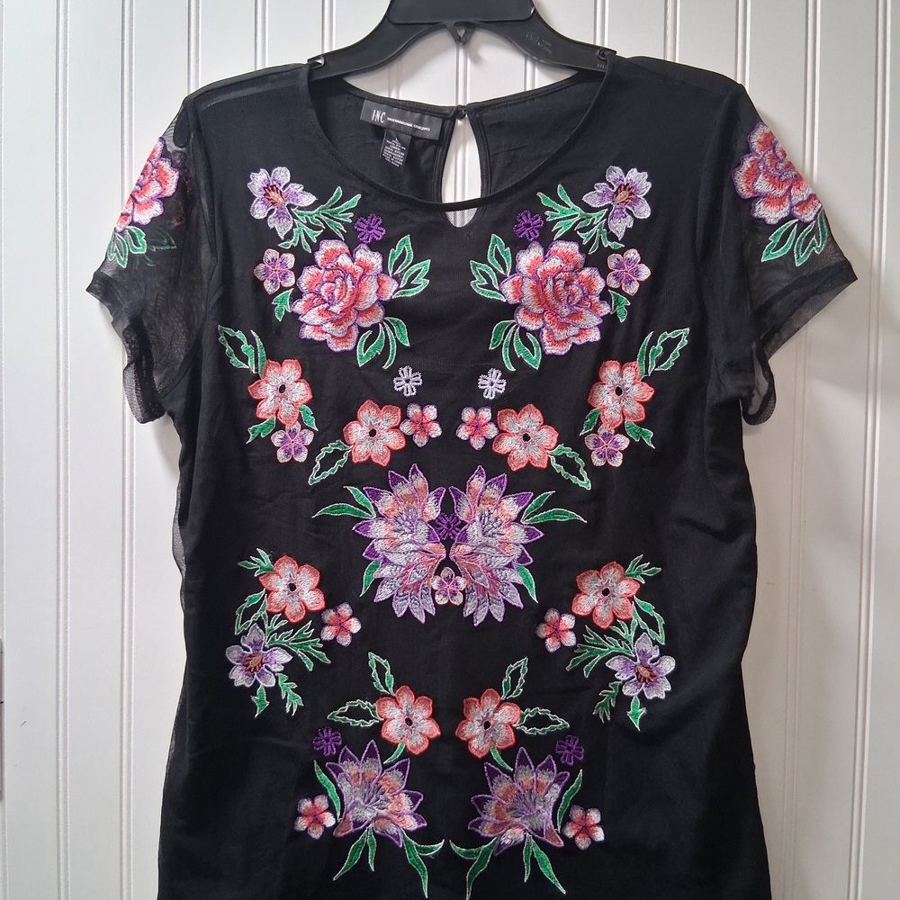 Floral Embroidered Black Top - Picture 12 of 16